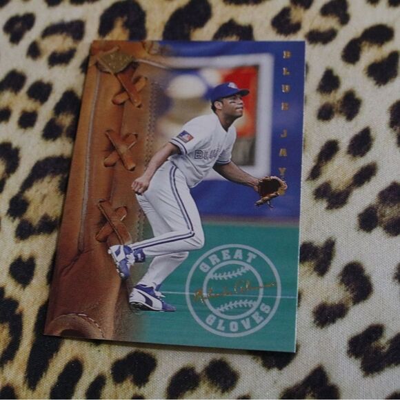 Roberto Alomar 2 of 16 Baseball Card - Picture 1 of 2